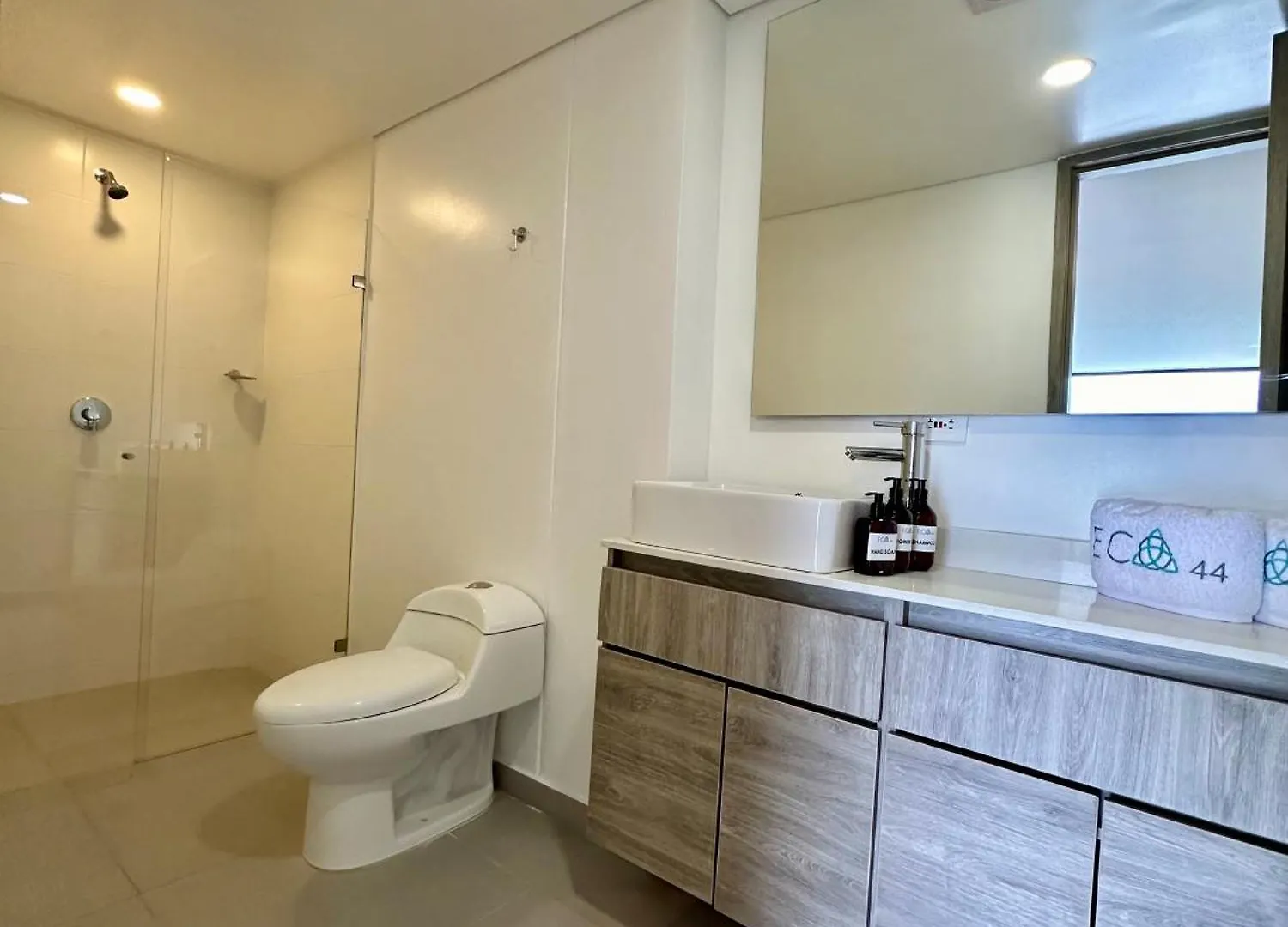 Hotel Eco 44 Μεντεγίν 0*,